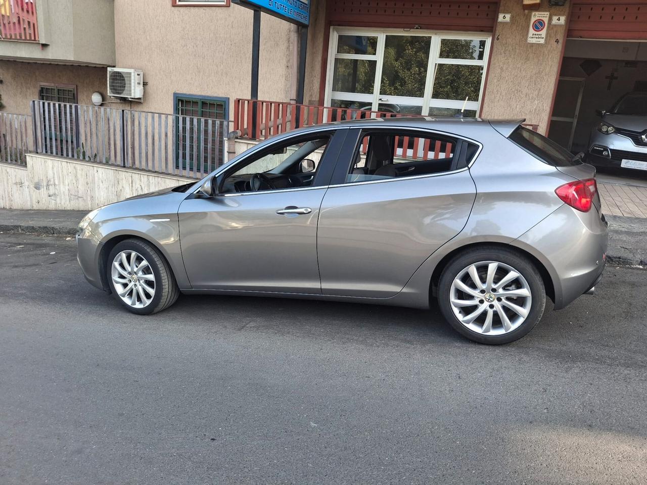 Alfa Romeo Giulietta 1.6 JTDm-2 105 CV Distinctive