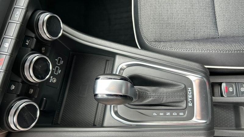 Renault Captur 1.6 E-Tech hybrid Intens 145cv auto