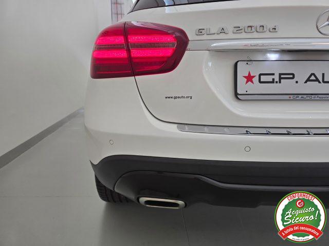 MERCEDES-BENZ GLA 200 d Automatic 4Matic Premium + Tetto