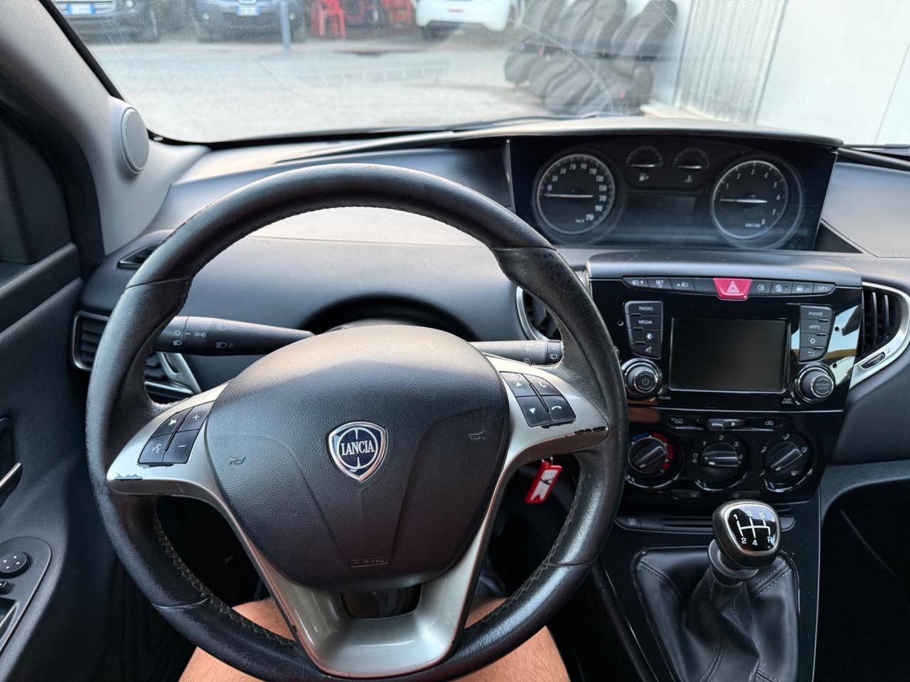 Lancia Ypsilon 1.2 69 CV 5 porte Platinum Km Certif.