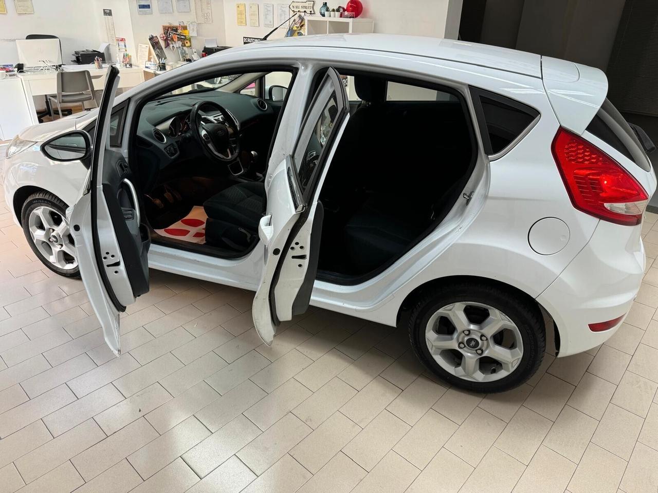 Ford Fiesta Titanium / 1.5 cc 75CV / Diesel / 5 porte