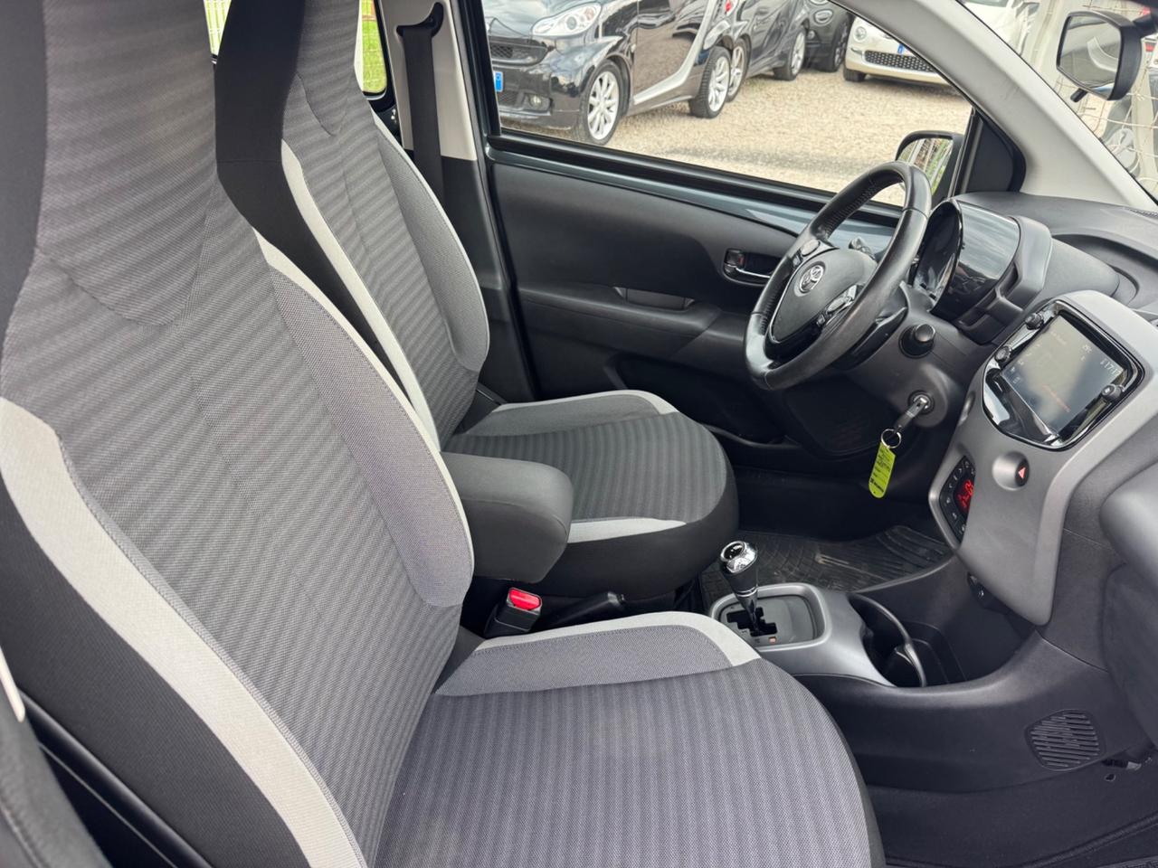 Toyota Aygo Connect 1.0 VVT-i 72 CV 5 porte x-play MMT
