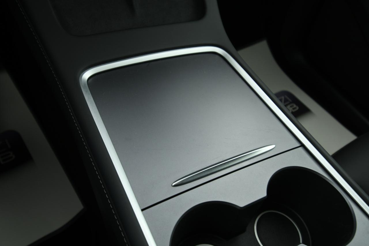 TESLA Model Y Performance Dual Motor awd +AUTOPILOT