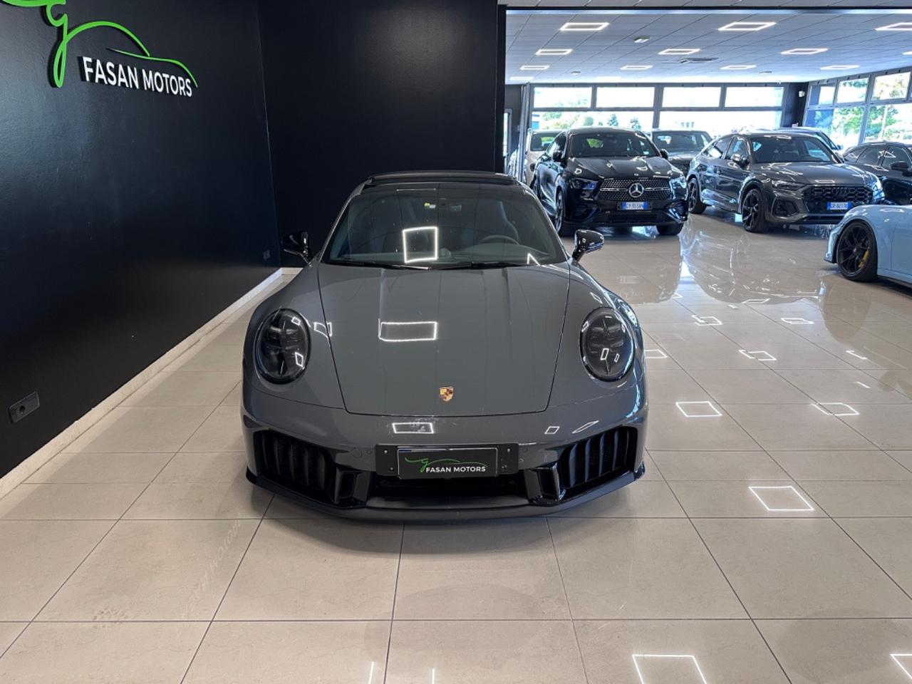 Porsche 911 Coupe 3.6 Carrera 4 GTS auto