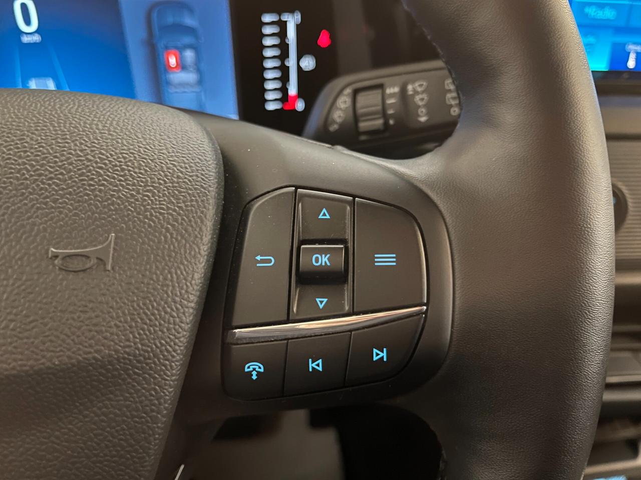 Ford Tourneo Courier Titanium 1.0 125cv c.auto-Ok Neopatent-LEGGI SOTTO