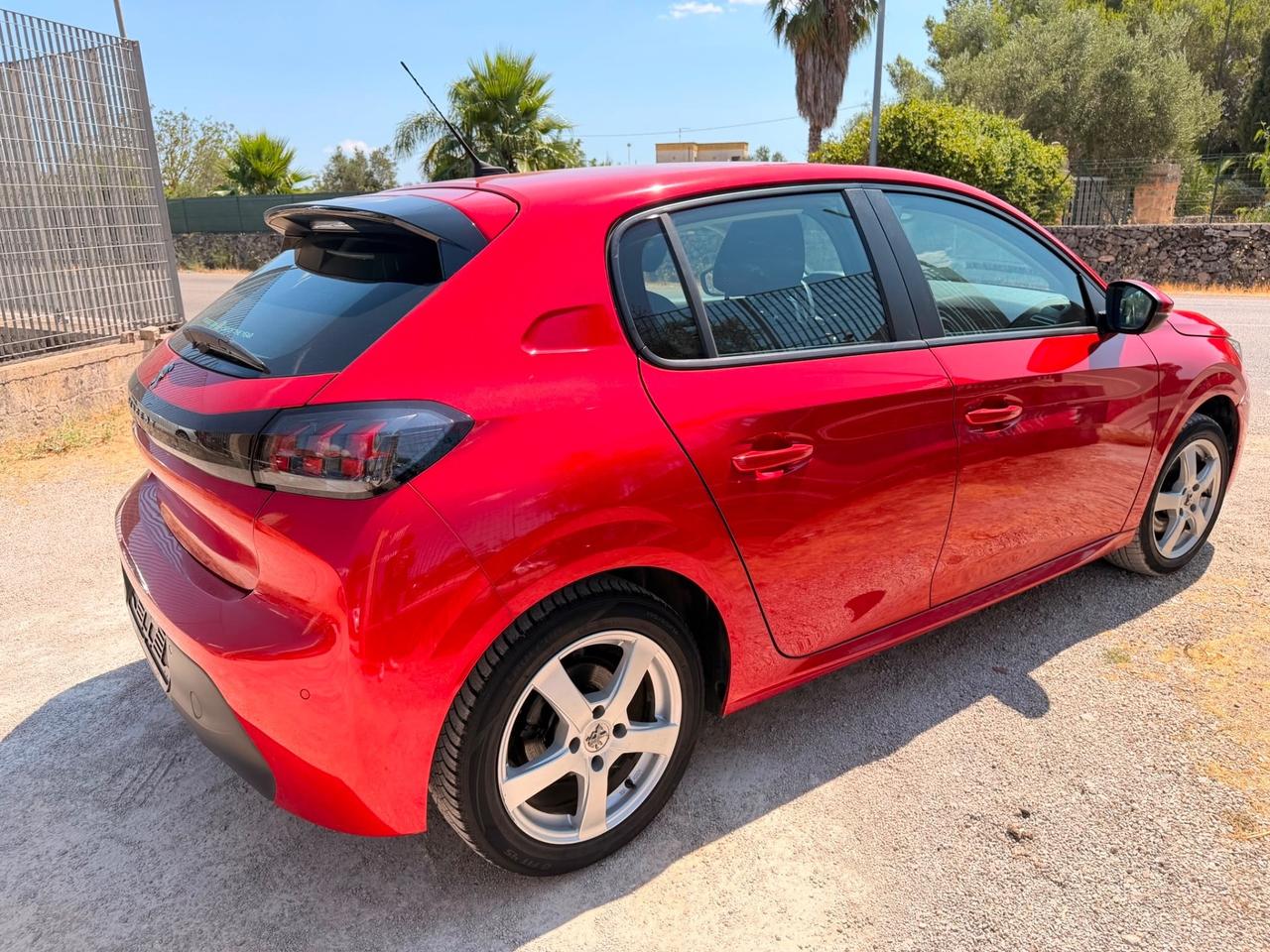 Peugeot 208 1.5d-2020 LED/NAVI
