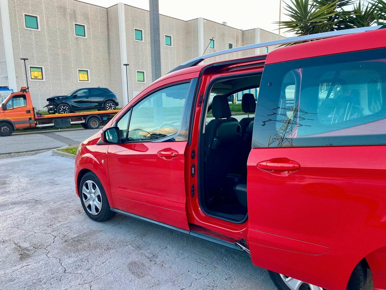 Ford Tourneo Courier 1.0 EcoBoost 100 CV S&S Plus