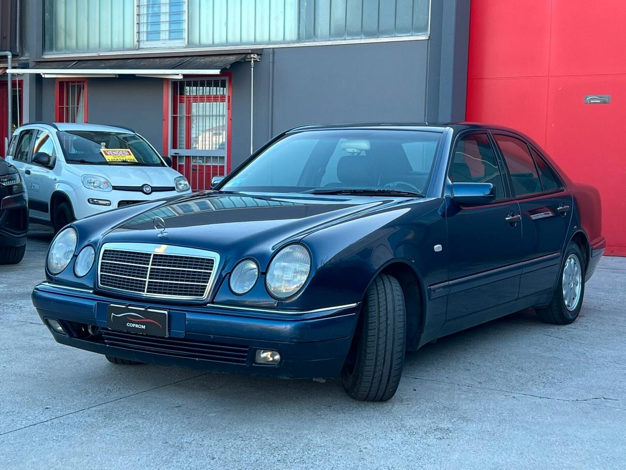 Mercedes-benz E 200 ELEGANCE - *UNICOPROPRIETARIO*