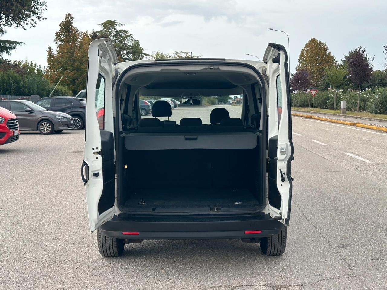 Fiat Doblo AUTOCARRO 5 POSTI 1.3 Mijet 95CV Euro6