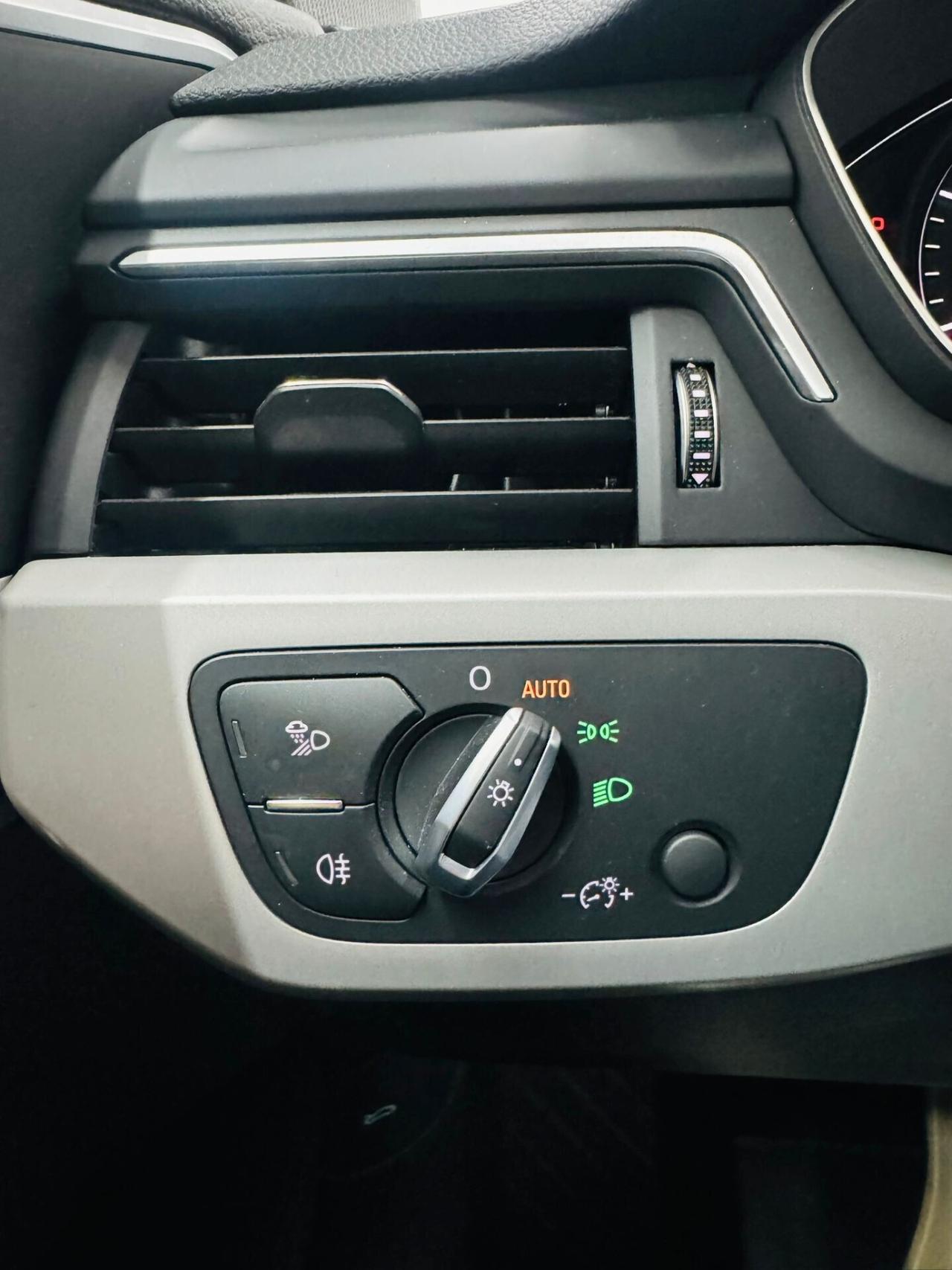 Audi A4 Avant 40 TDI S tronic line edition