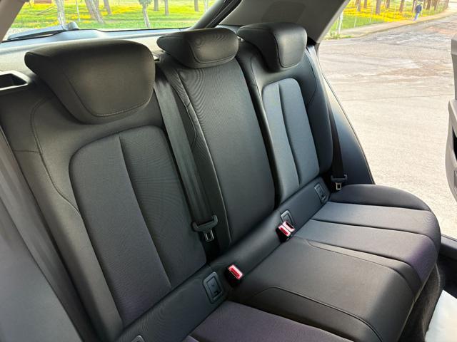 AUDI Q2 30 TDI 116 CV S tronic Business Advanced