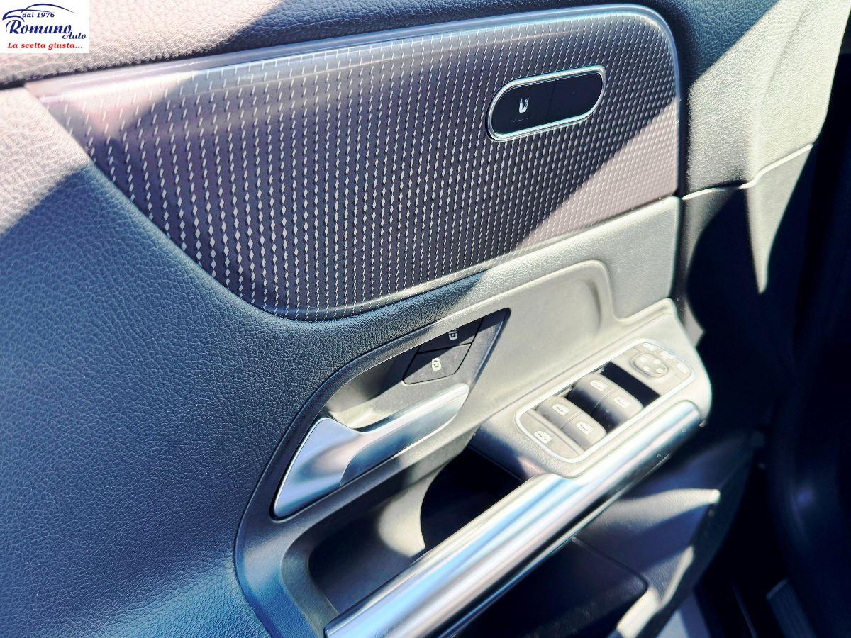 MERCEDES - Classe GLA - 200 d Automatic Sport#PACK LUCI AMBIENTE!