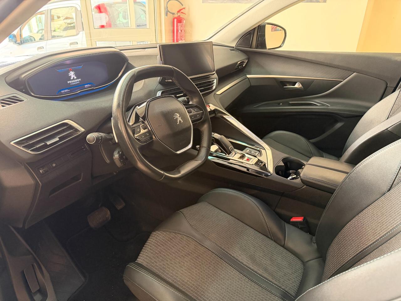 Peugeot 3008 BlueHDi 130 EAT8 S&S Allure Sport