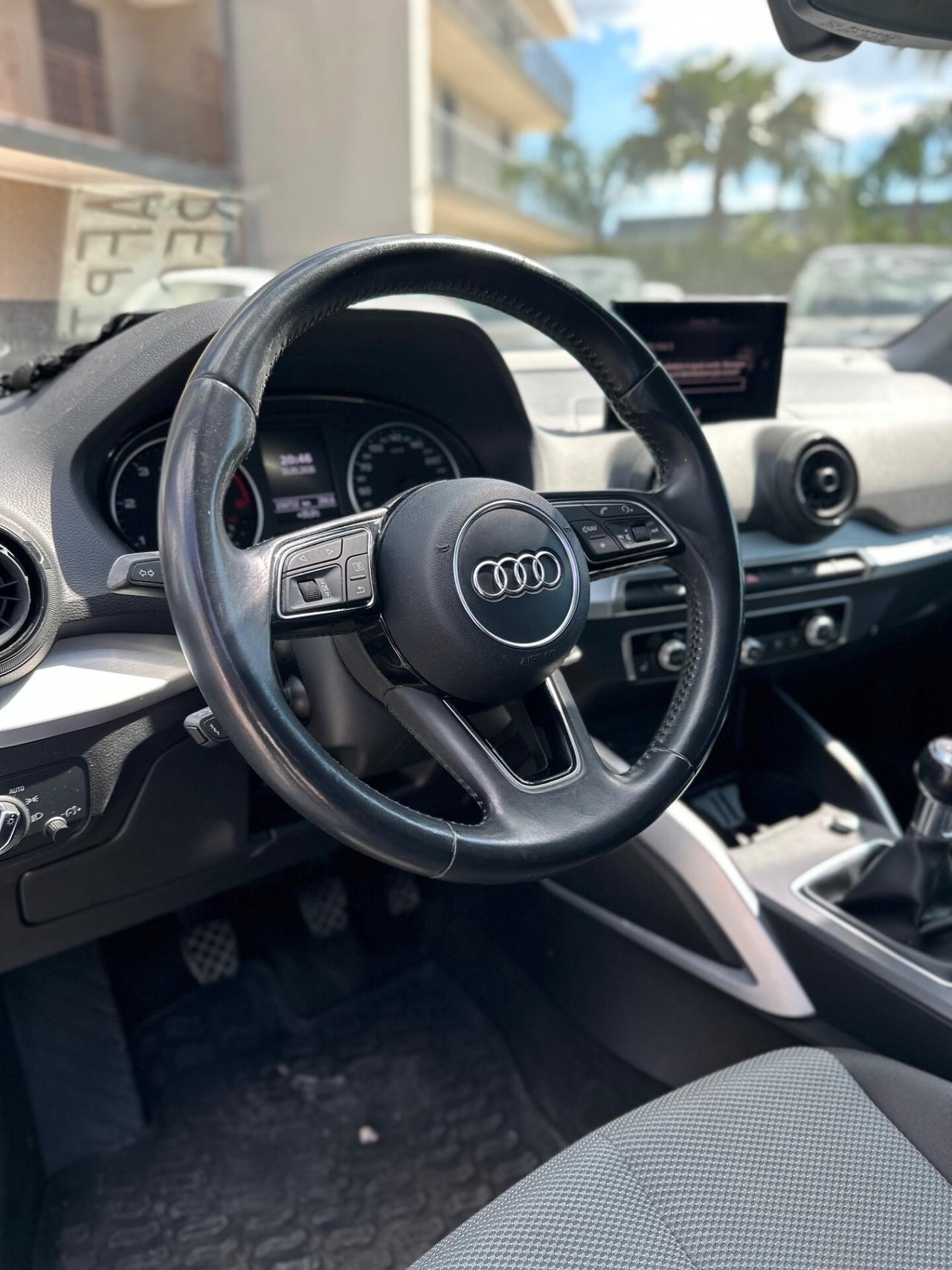 Audi Q2 30 TDI Business Design
