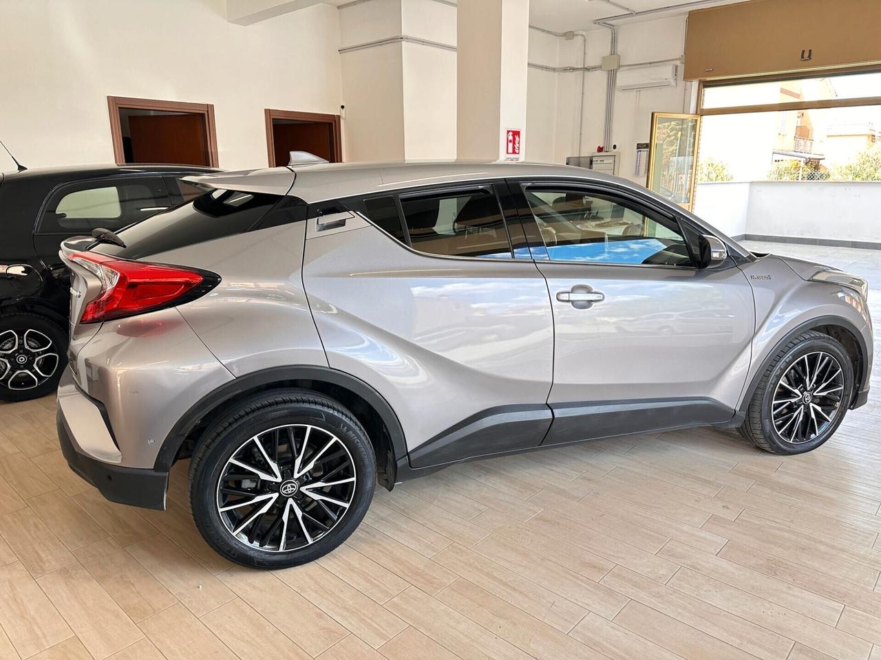 Toyota C-HR 1.8 Hybrid E-CVT Lounge
