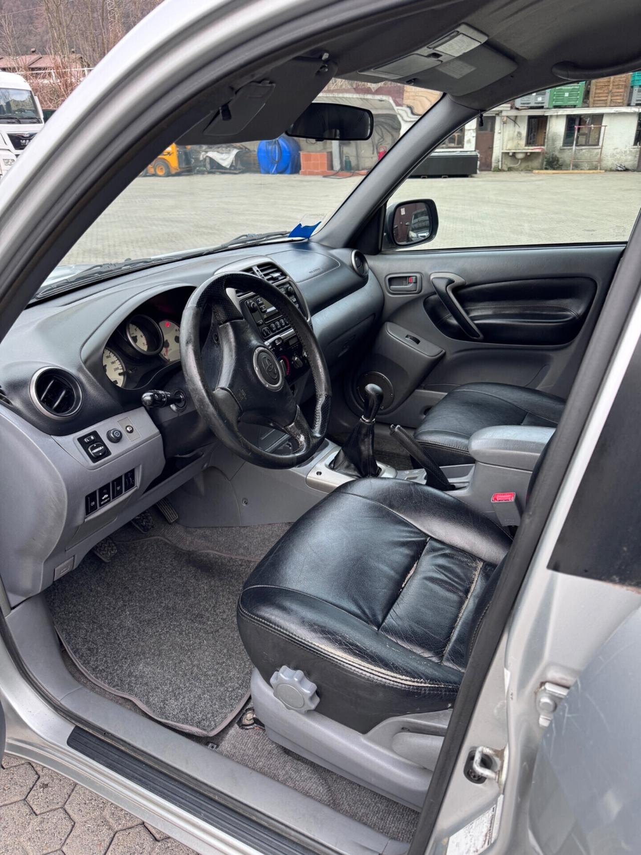 Toyota RAV 4 RAV4 2.0 Tdi D-4D cat 5 porte Sol