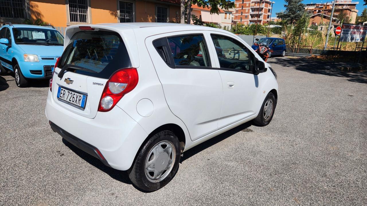 Chevrolet Spark 1.0 LT