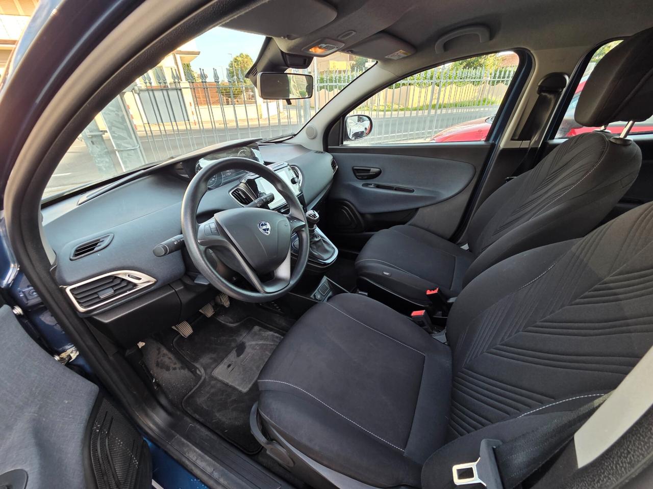 Lancia Ypsilon 1.0 FireFly 5 porte S&S Hybrid Ecochic Gold