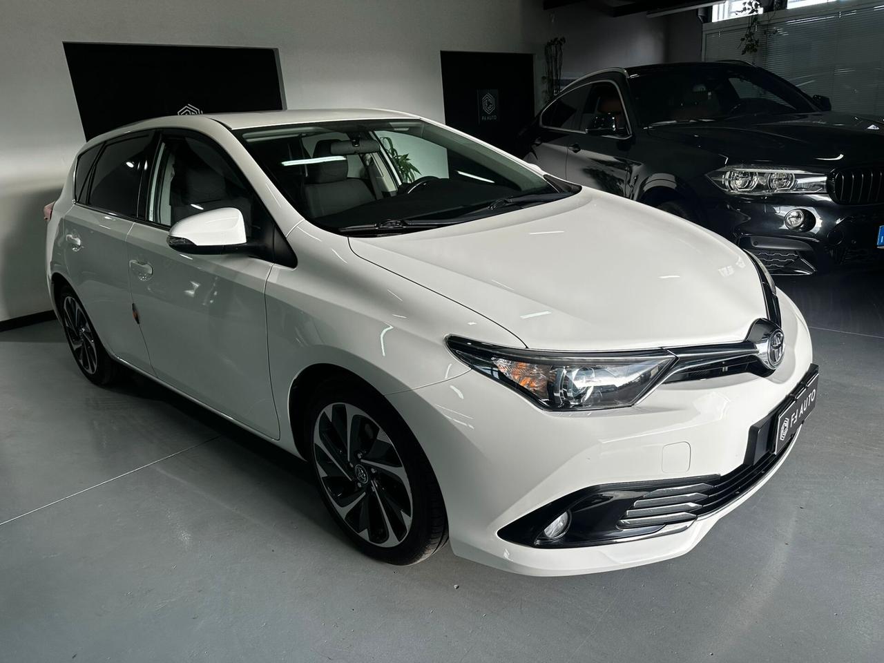 Toyota Auris 1.6 D-4D Lounge