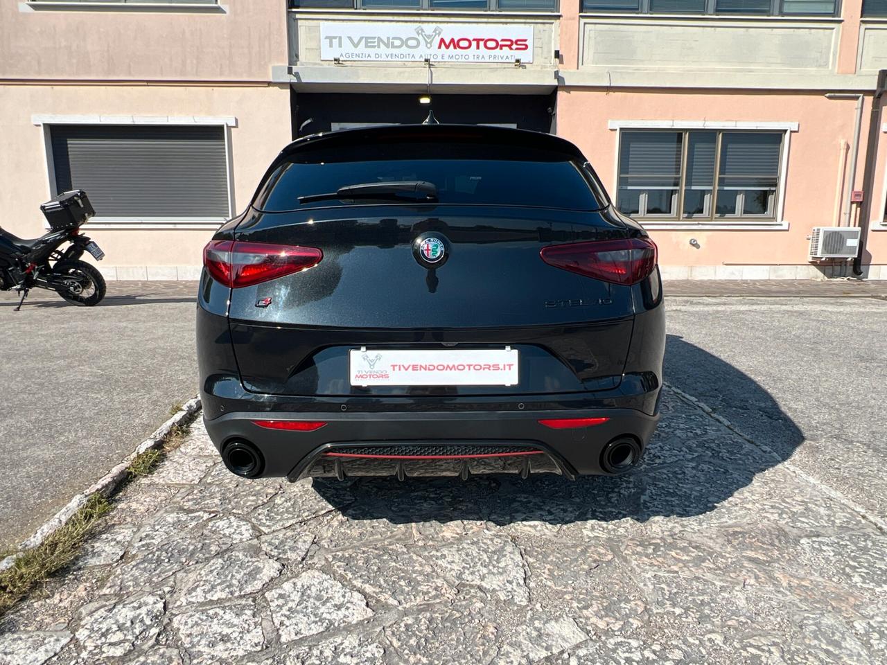Alfa Romeo Stelvio 2.2 Turbodiesel 190 CV AT8 Q4 Total Black