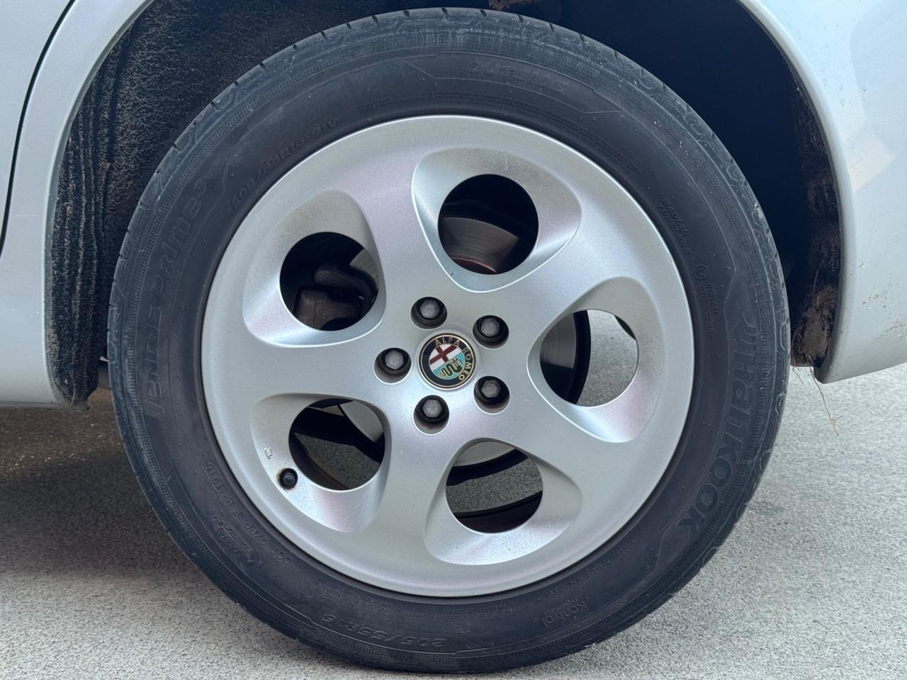 Alfa Romeo 147 1.6 16V Benzina 105 Cv 5p neopatentati