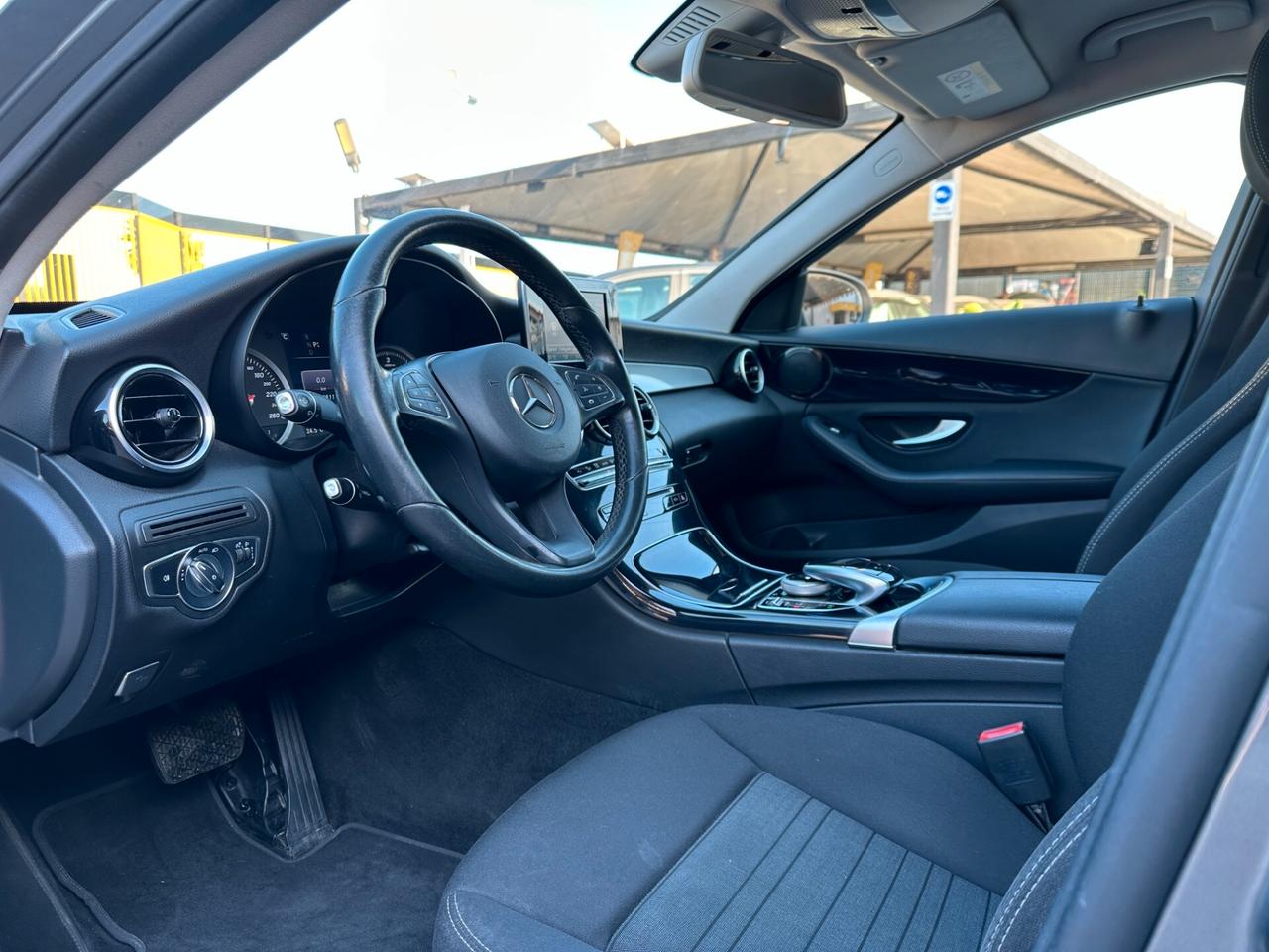 MERCEDES-BENZ C 180 d Auto Business