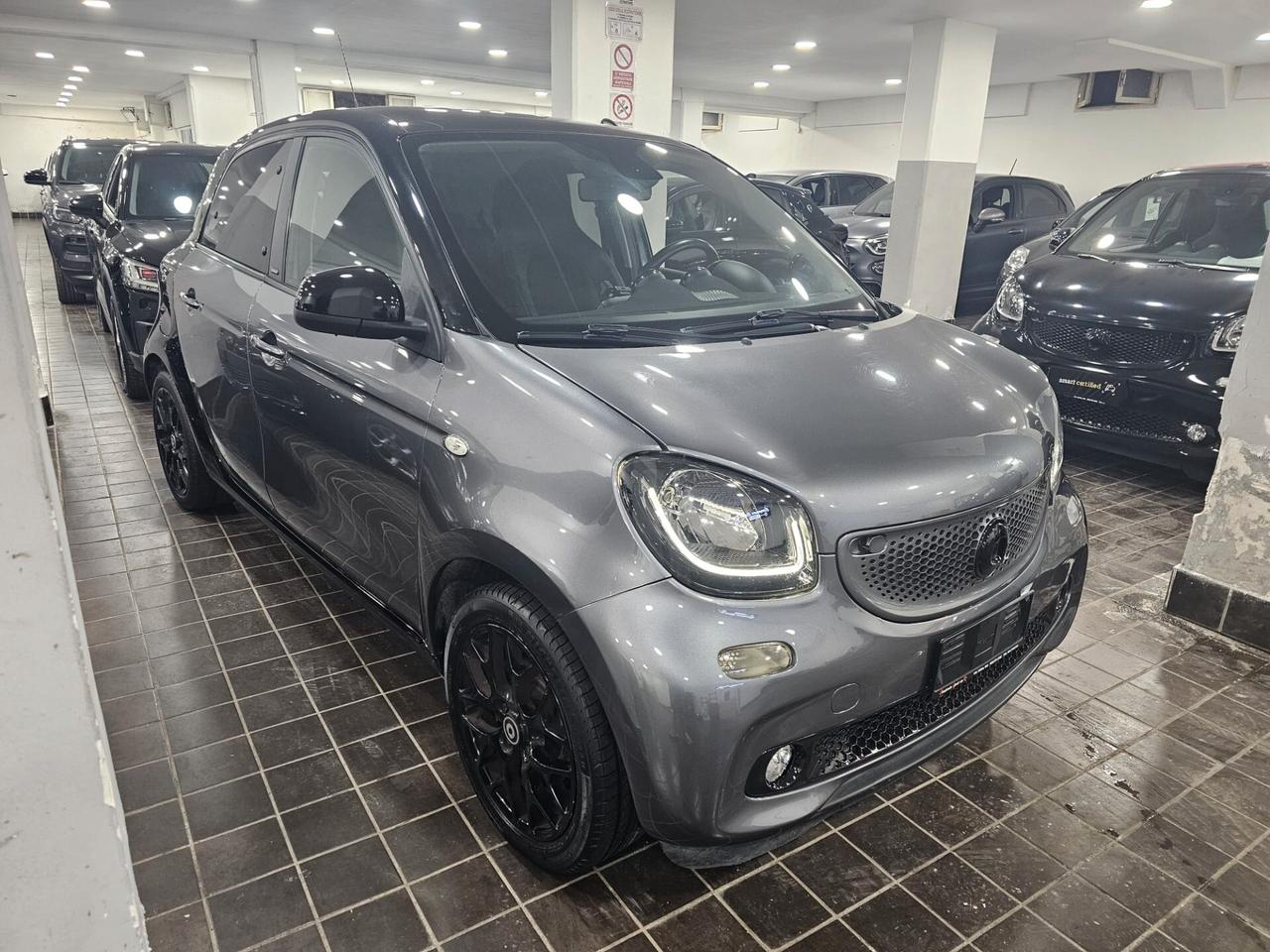 NUOVA SMART FORFOUR IDENTITY BLACK EDITION PASSION 0.9 BENZ 90CV TWINAMIC
