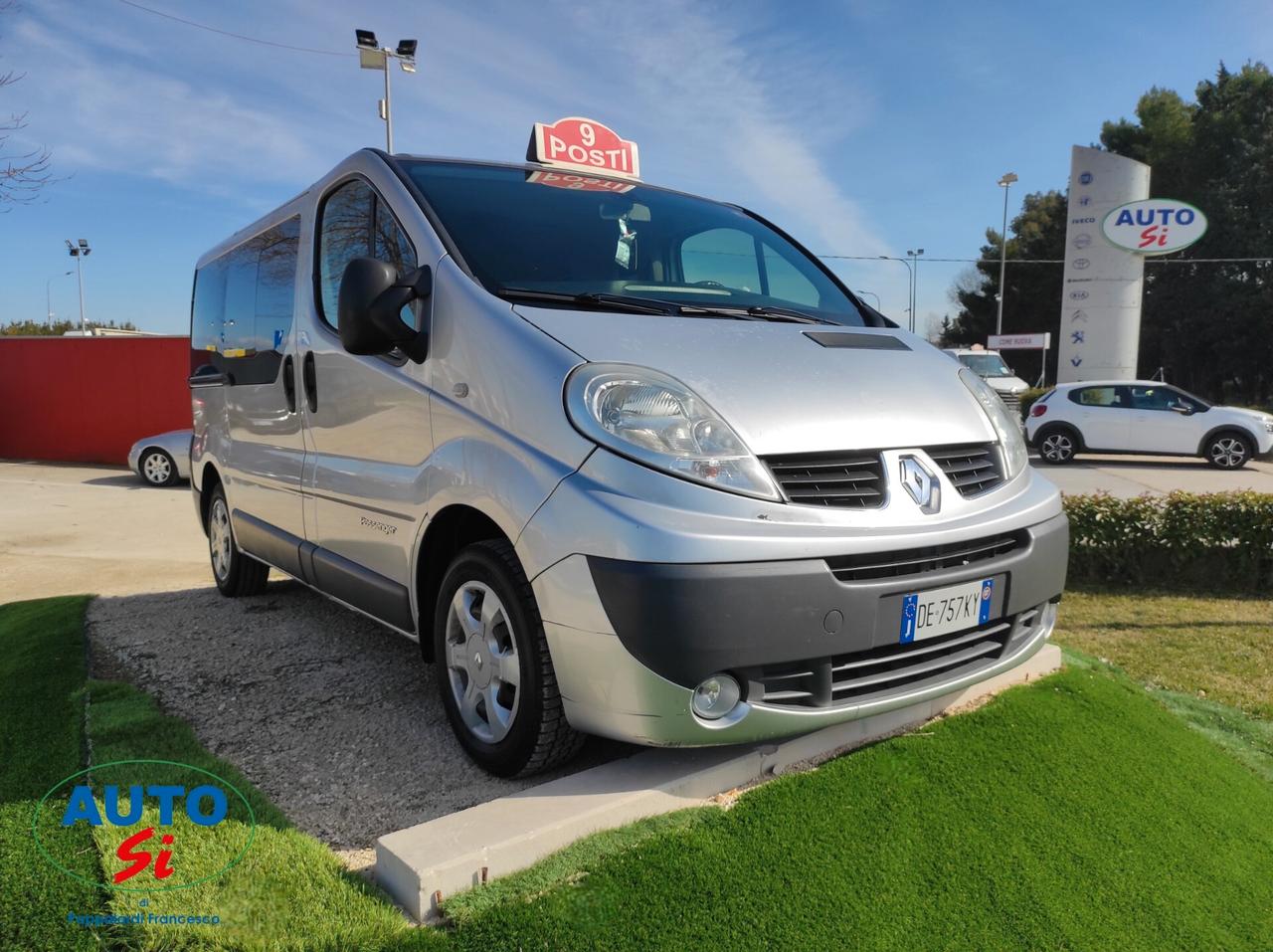 Renault Trafic 2.0 dCi - 115cv 9 POSTI