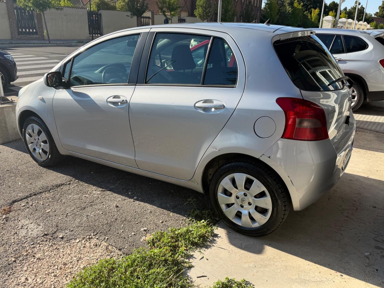 Toyota Yaris 1.0 5 porte Sol