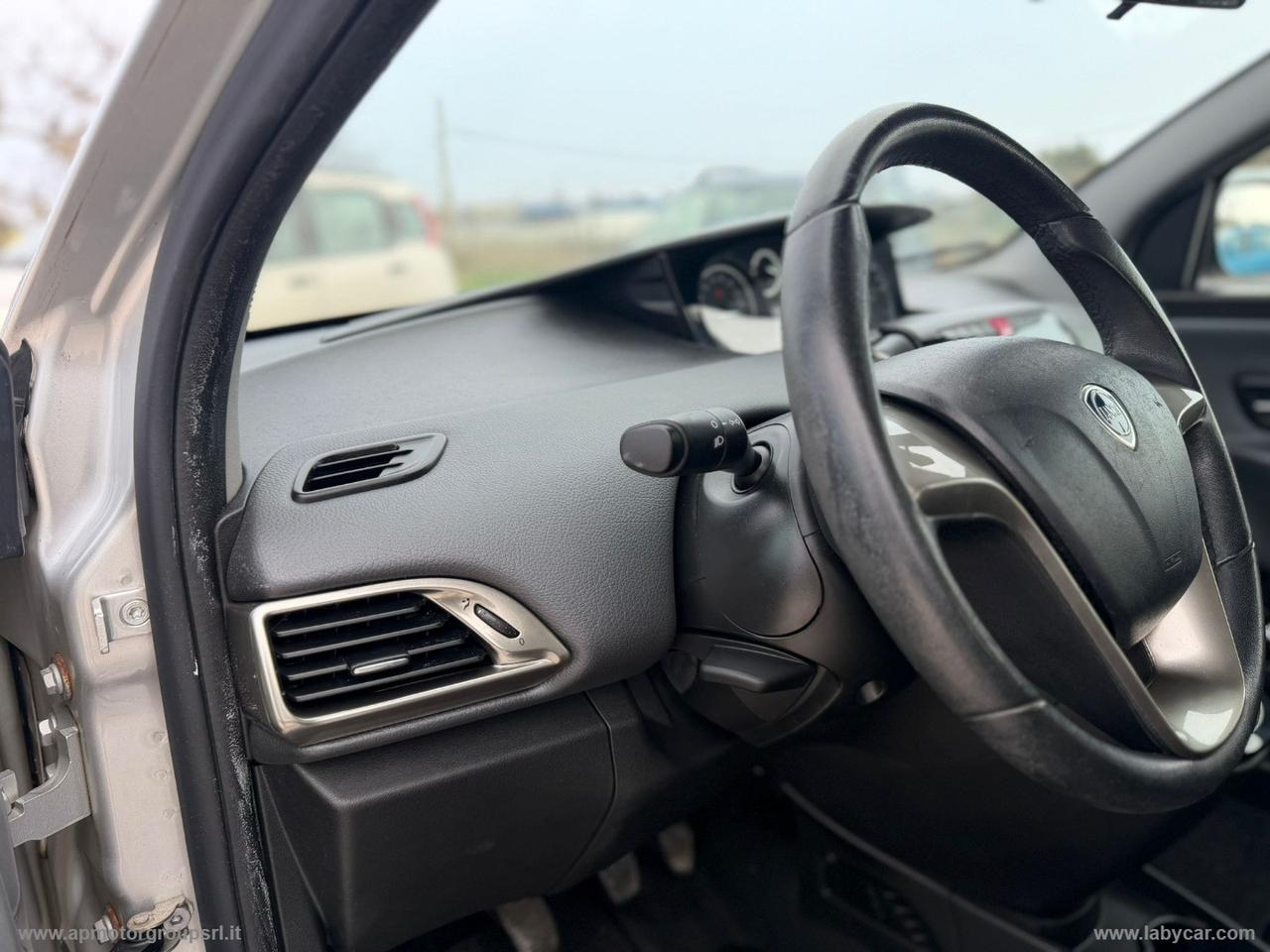 LANCIA Ypsilon 0.9 T.Air 85CV 5p. Met.Ec. Gold