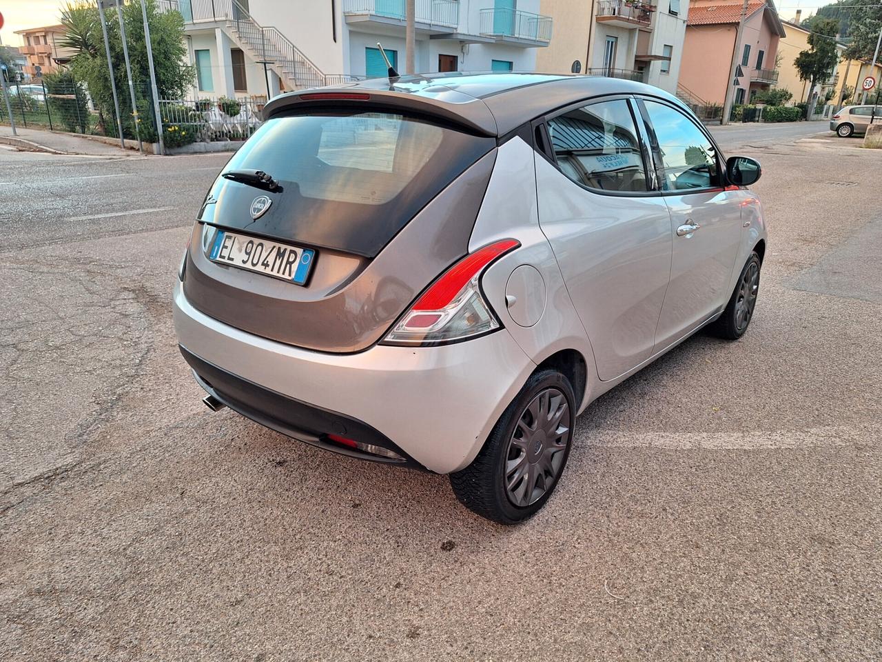 Lancia Ypsilon 1.3 MJT 16V 95 CV 5 porte S&S Platinum NEOPATENTATI CATTENA NUOVA E5B