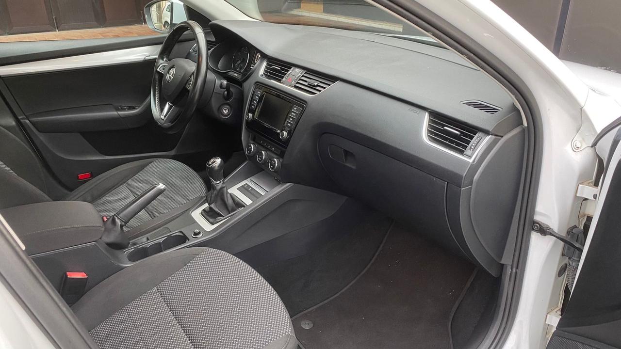 Skoda Octavia 1.4 TSI Wagon Executive G-Tec