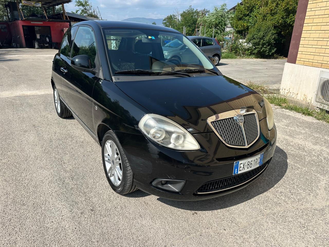 Lancia Ypsilon 1.3 MJT 75 CV