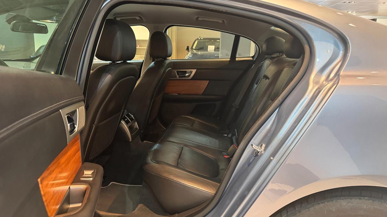 Jaguar XF 2.7D V6 - 2008