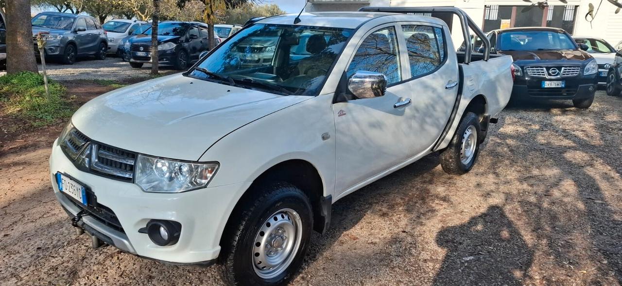 Mitsubishi L200 2.4 DI-D/154CV Club Cab Inform