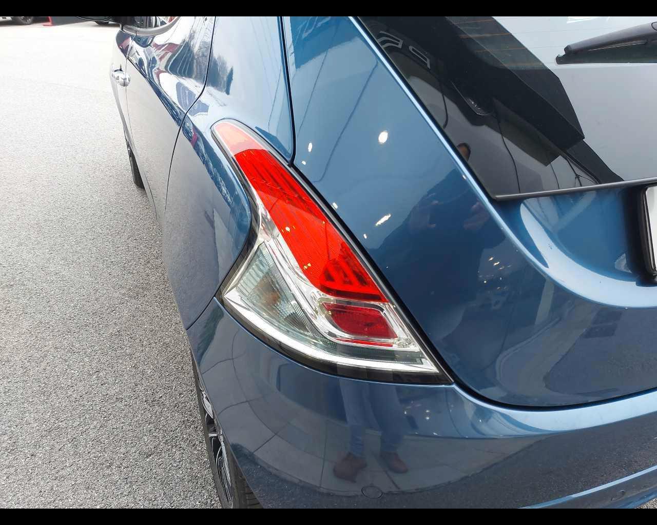 LANCIA Ypsilon 3ª serie - Ypsilon 1.0 FireFly 5 porte S&S Hybrid Gold