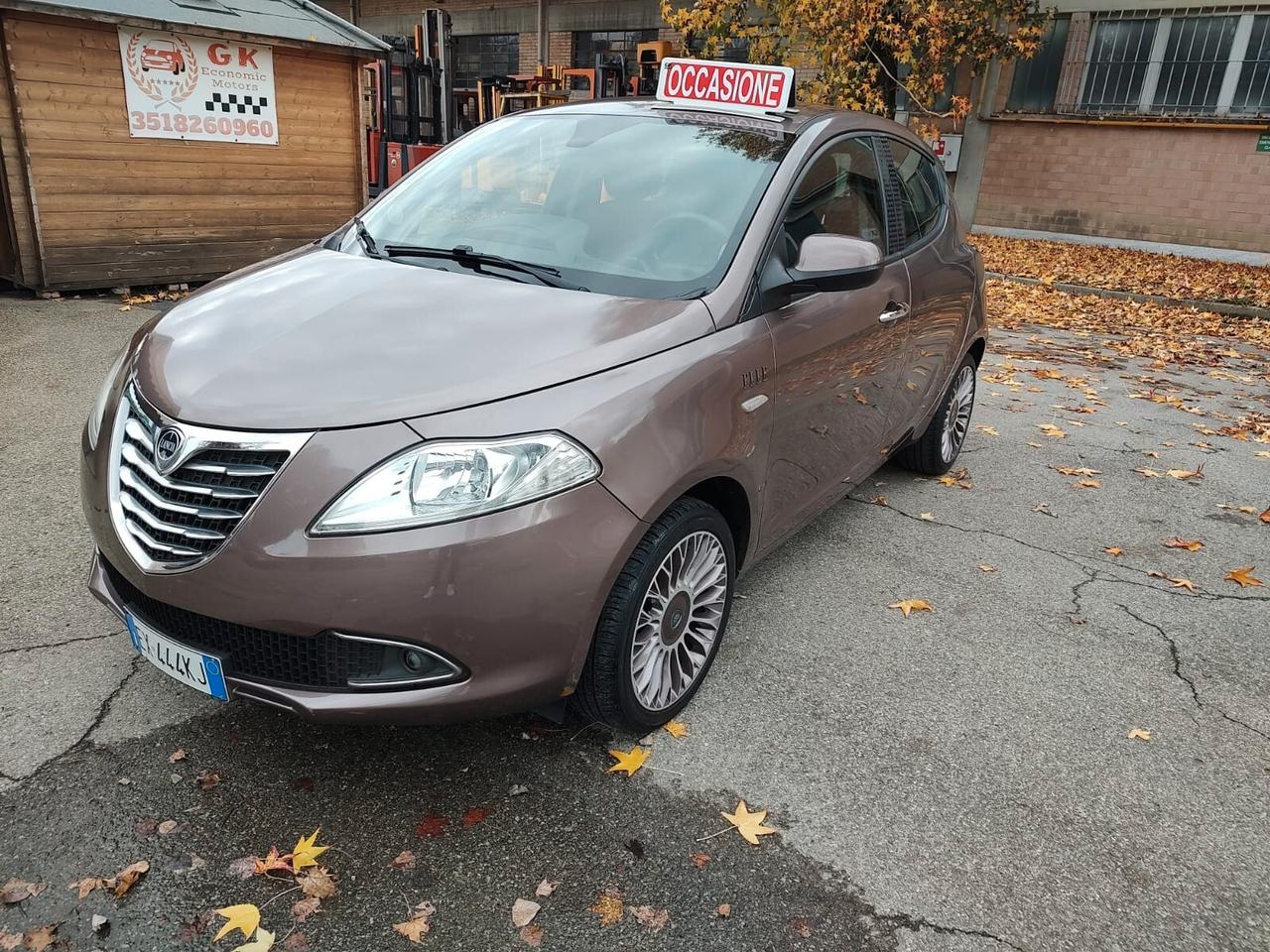 Lancia Ypsilon ELLE 5 PORTE, 1.2 8V 69CV, EURO 6B, OK NEOPATENTATI, GARANZIA L.12 MESI