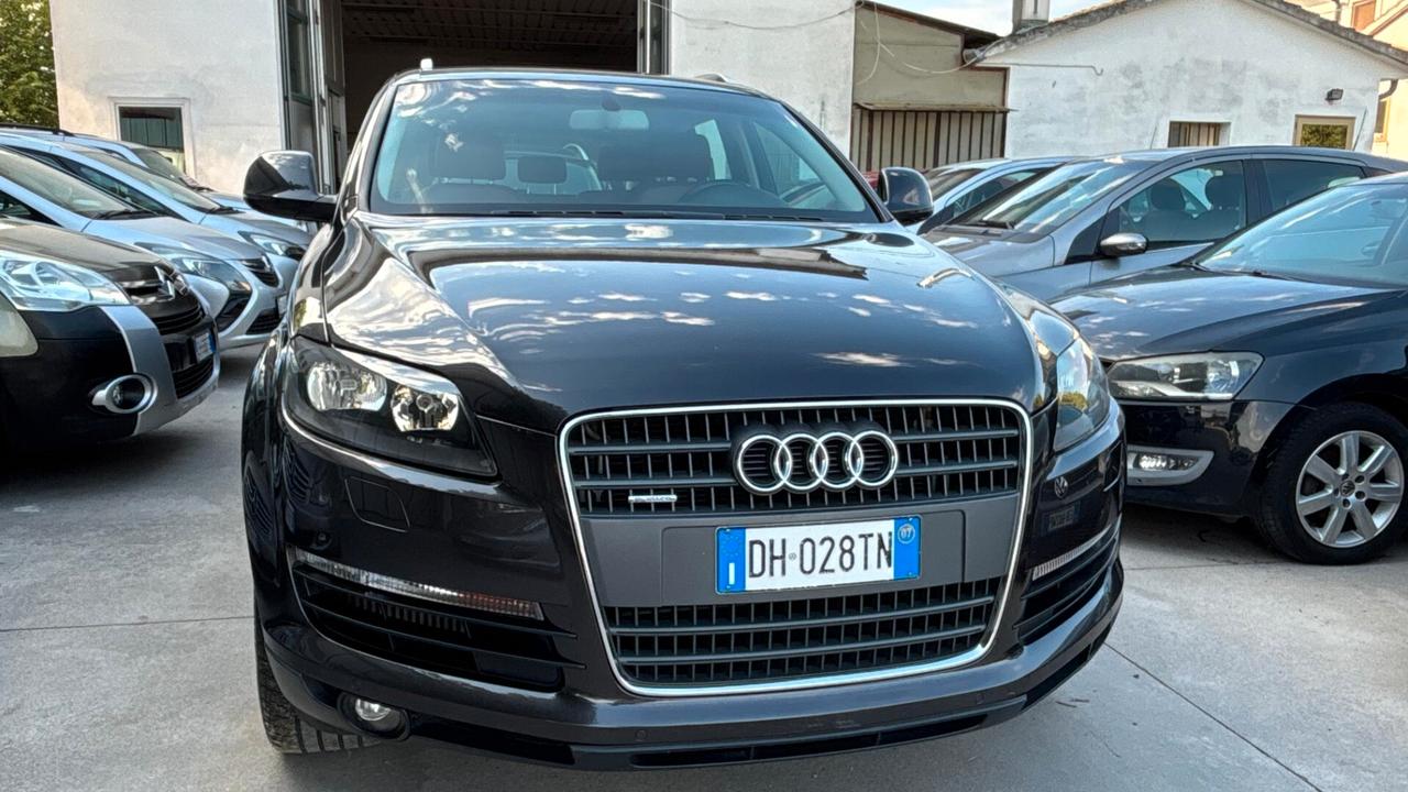 Audi Q7 3.0 V6 TDI 233CV quattro tiptronic