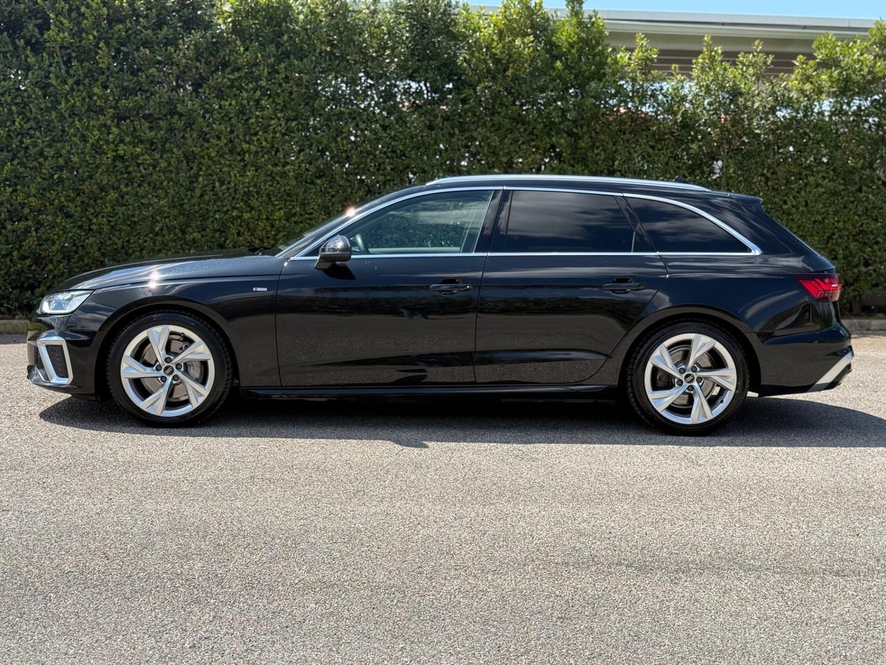 Audi A4 Avant 40 TDI S tronic line edition