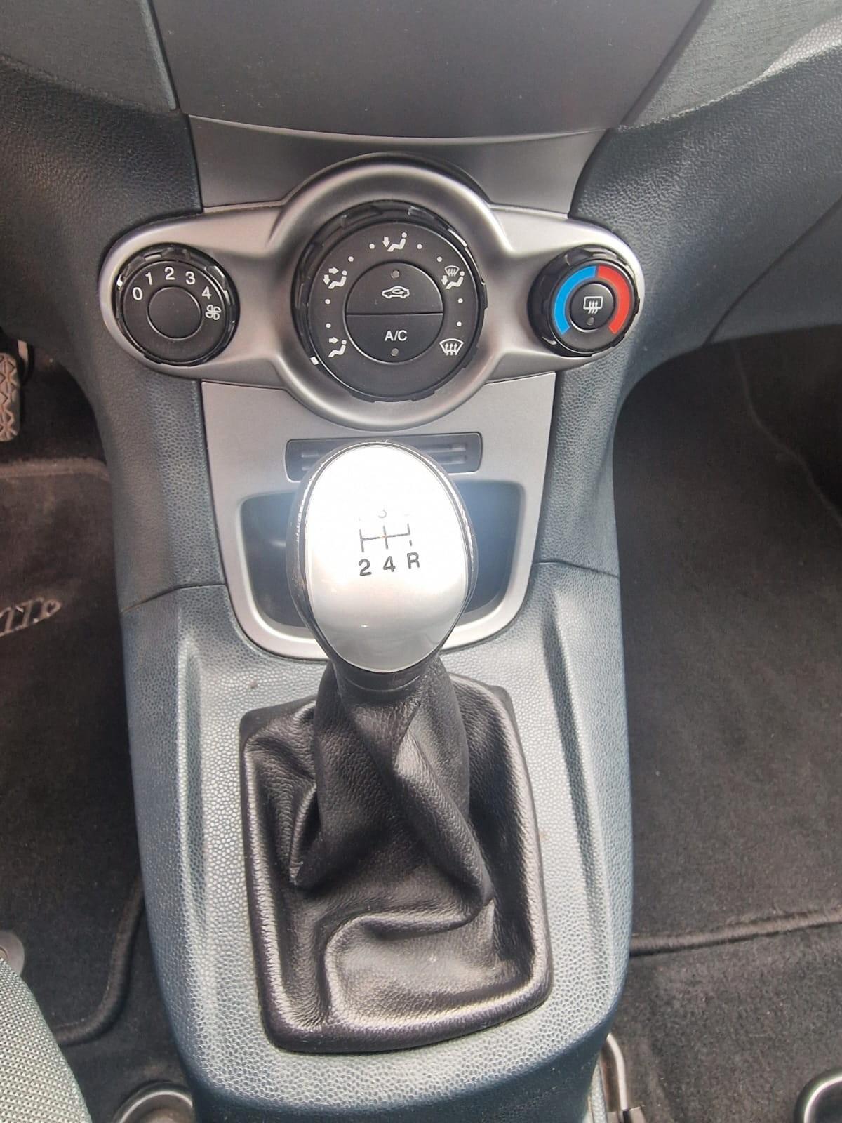 Ford Fiesta 1.2 82CV ADATTA NEOPATENTATI
