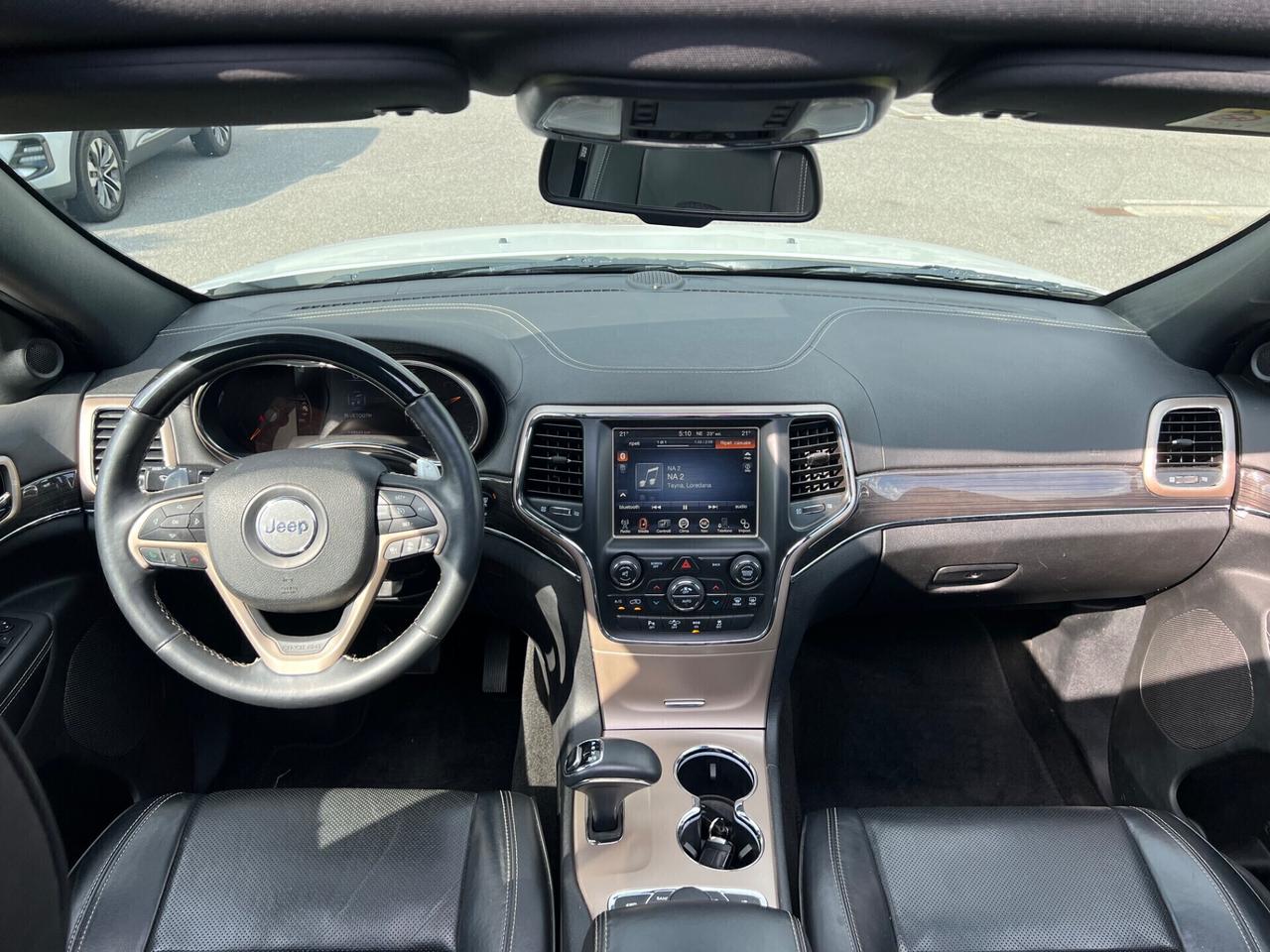 Jeep Grand Cherokee Overland FULL-OPTIONAL