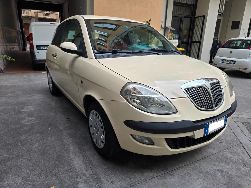 Lancia Ypsilon 1.2 Argento