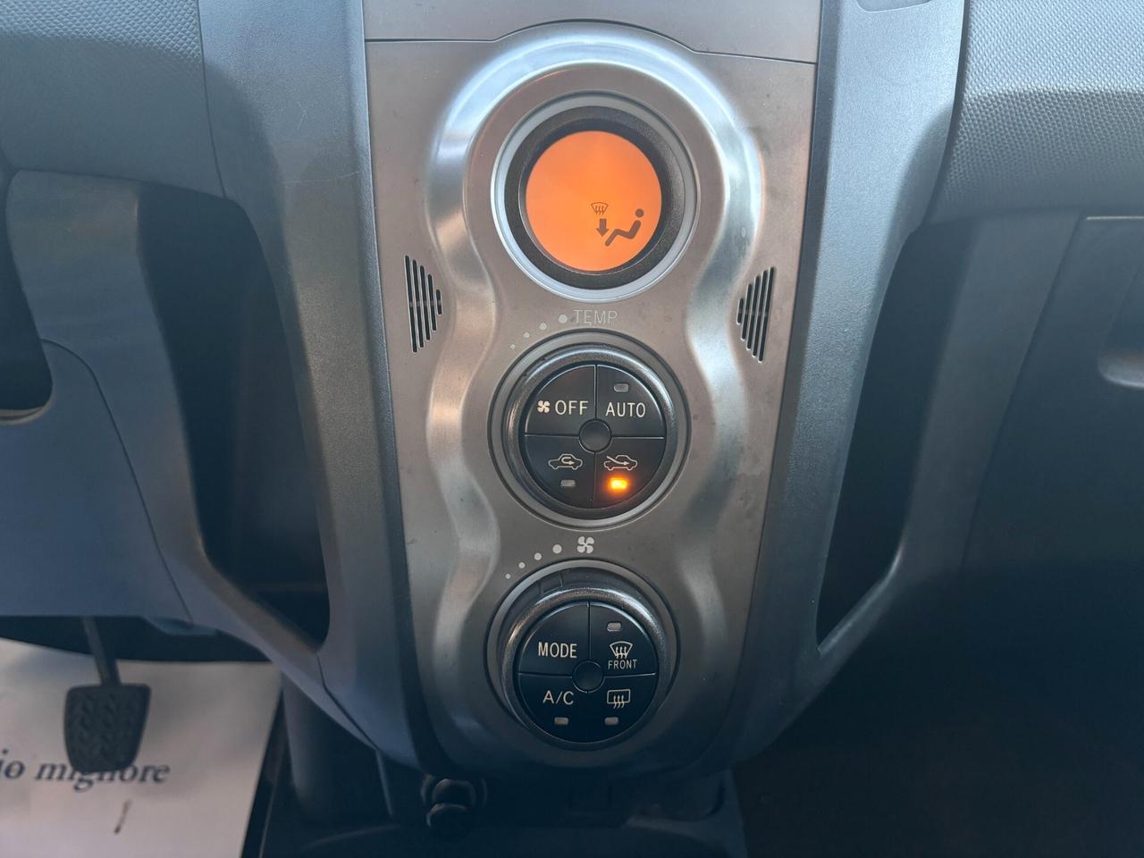 Toyota Yaris 1.0 5 porte