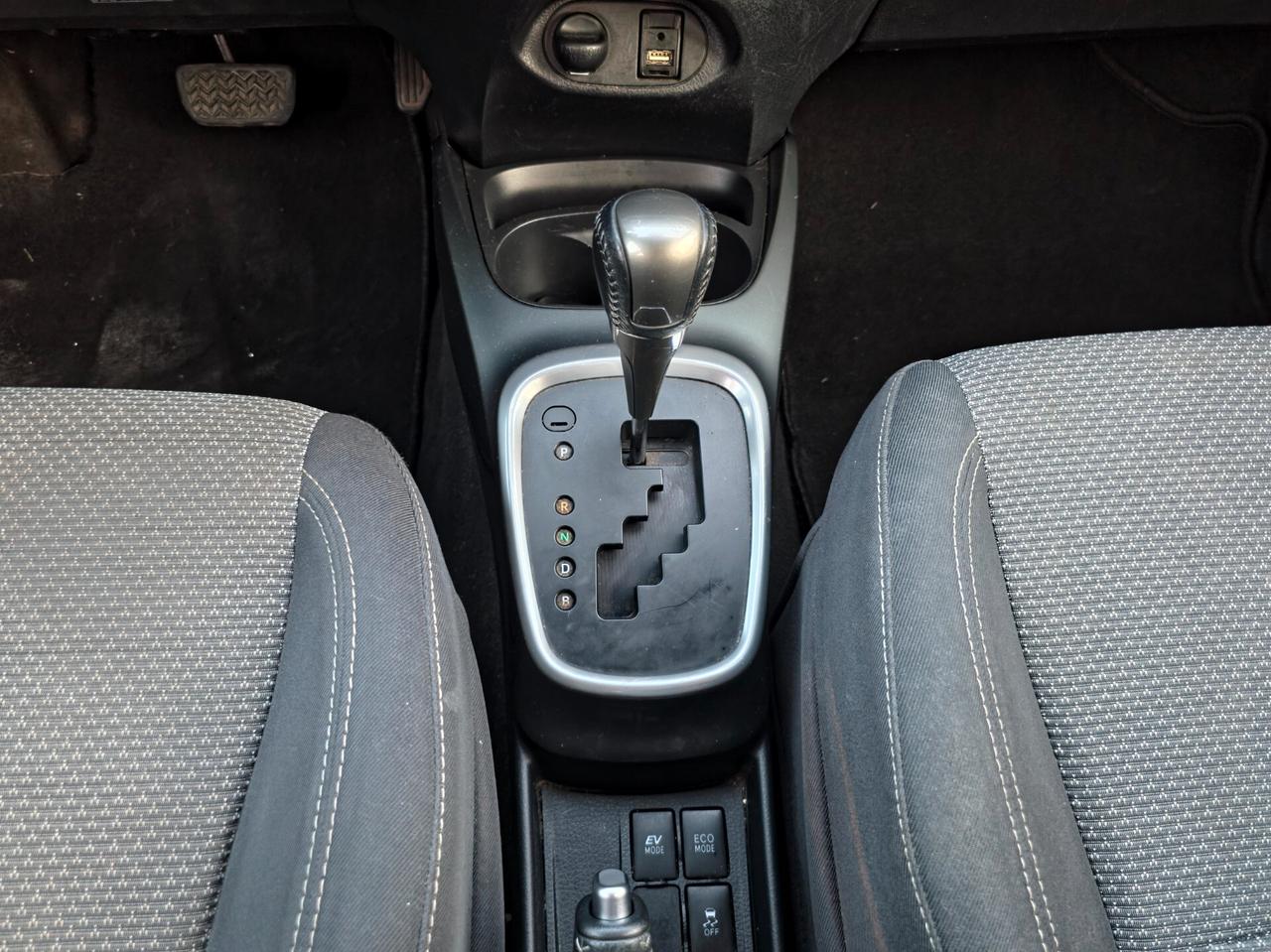 Toyota Yaris 1.5 Hybrid 5 porte Active E6B Automatico NEO 2016