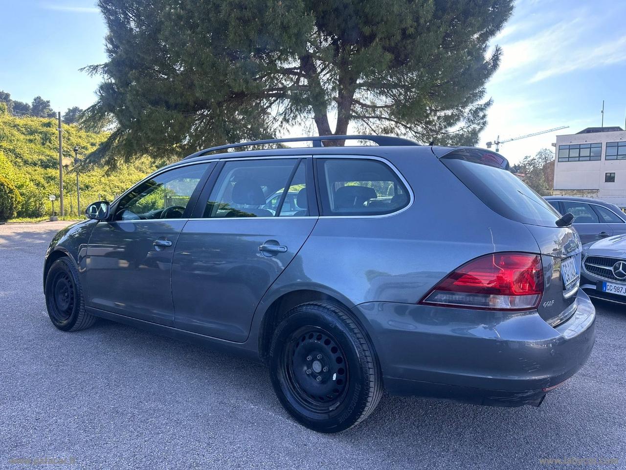 VOLKSWAGEN Golf Variant 1.6 TDI DPF Highline