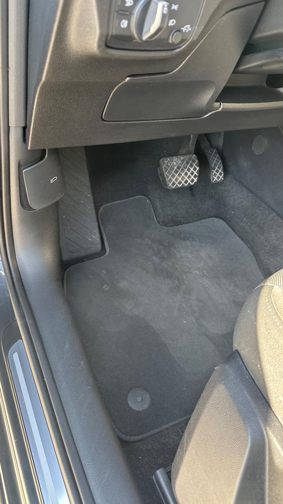 Audi Q2 30 TDI Identity Black