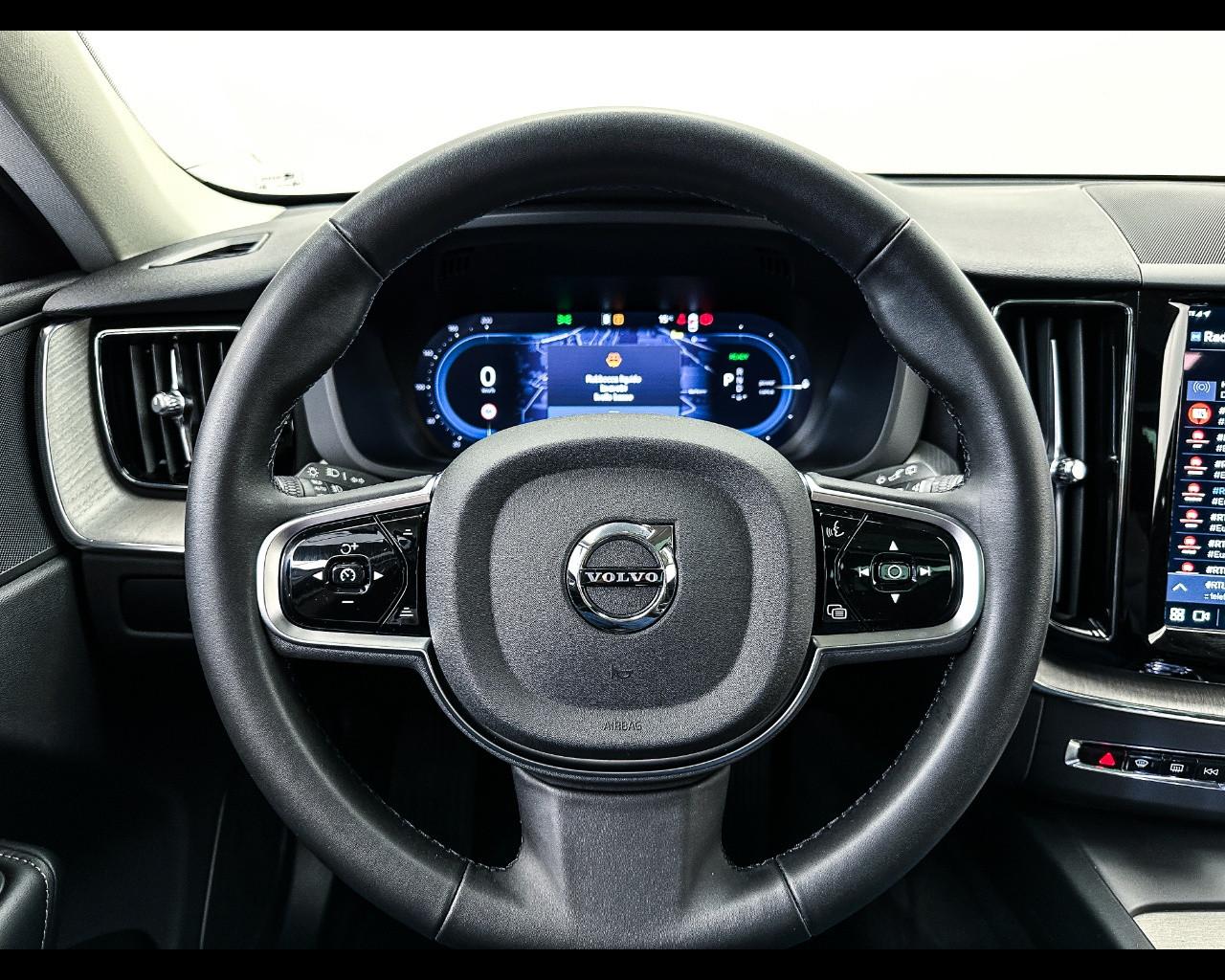 VOLVO XC60 (2017-->) - XC60 T6 Plug-in hybrid AWD automatico Plus Bright