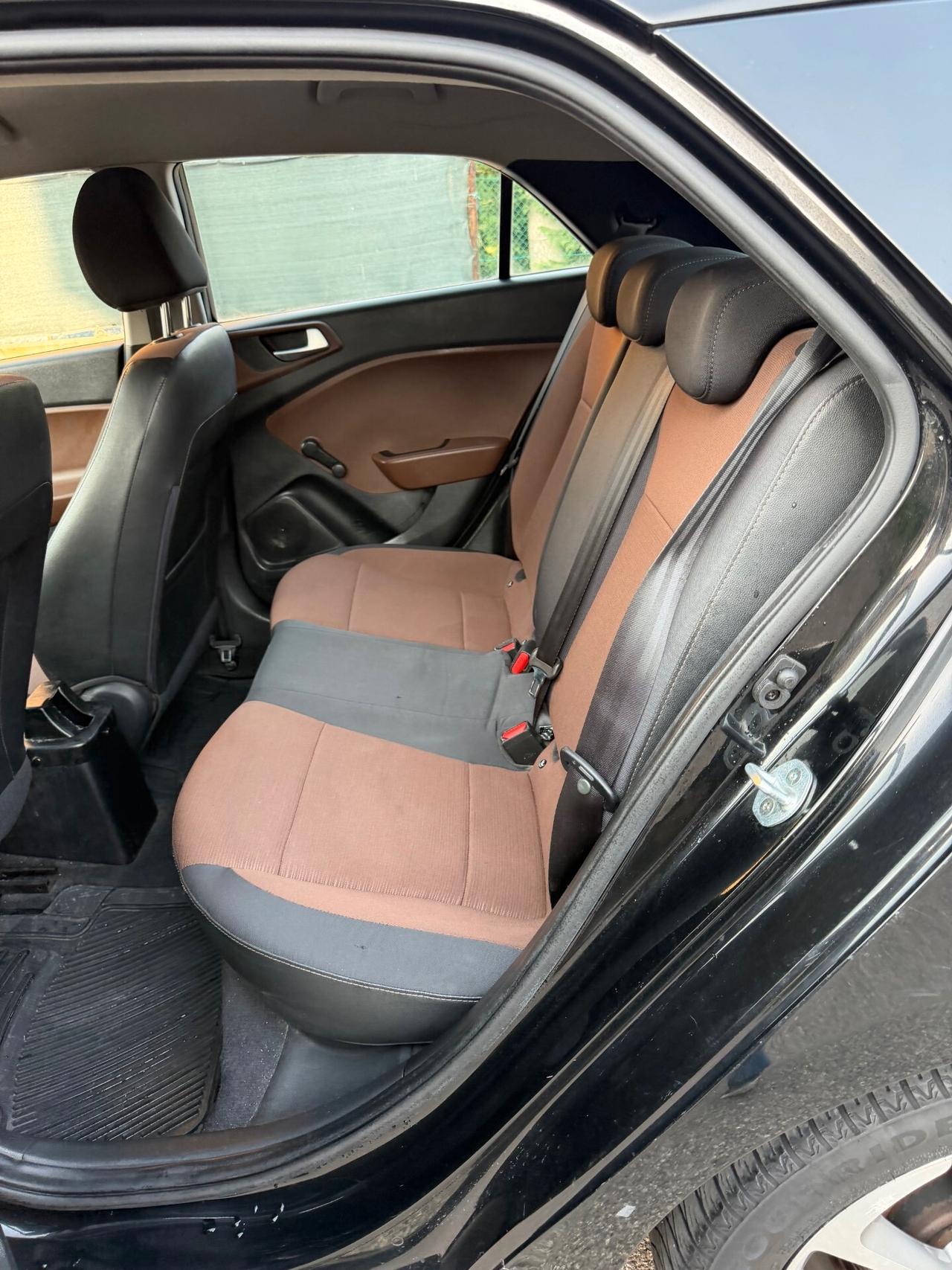 Hyundai i20 1.1 Crdi - NEOPATENTATI - 12 MESI DI GARANZIA -