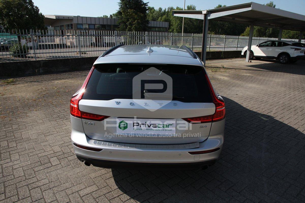 VOLVO V60 B4 (d) Geartronic Momentum Business Pro