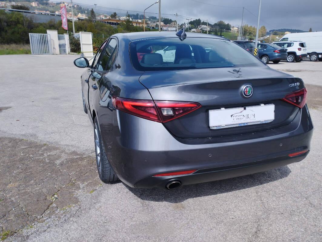 Alfa Romeo Giulia 2.2 t Super 150cv